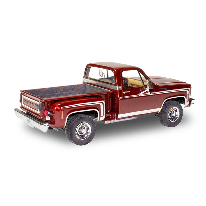 Revell 1976 Chevy Sport Stepside Pickup 4X4 Model Kit 85-4486